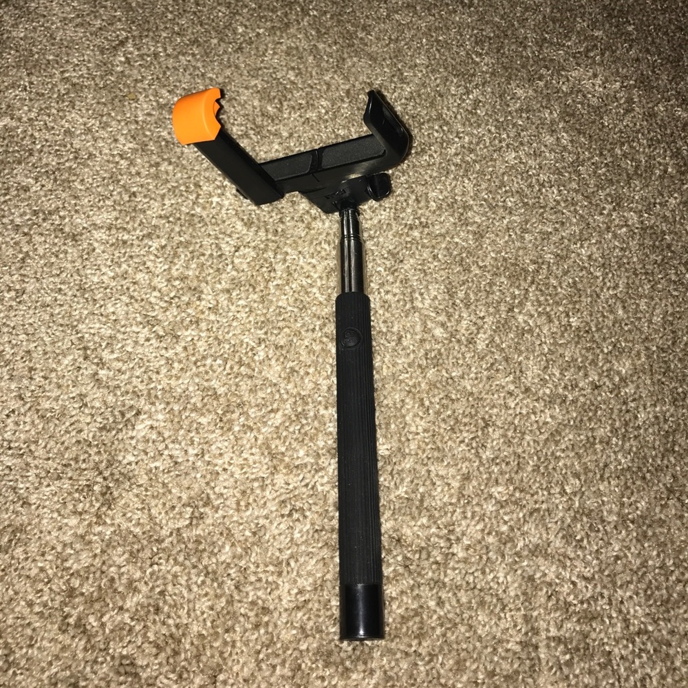 Bluetooth selfie stick