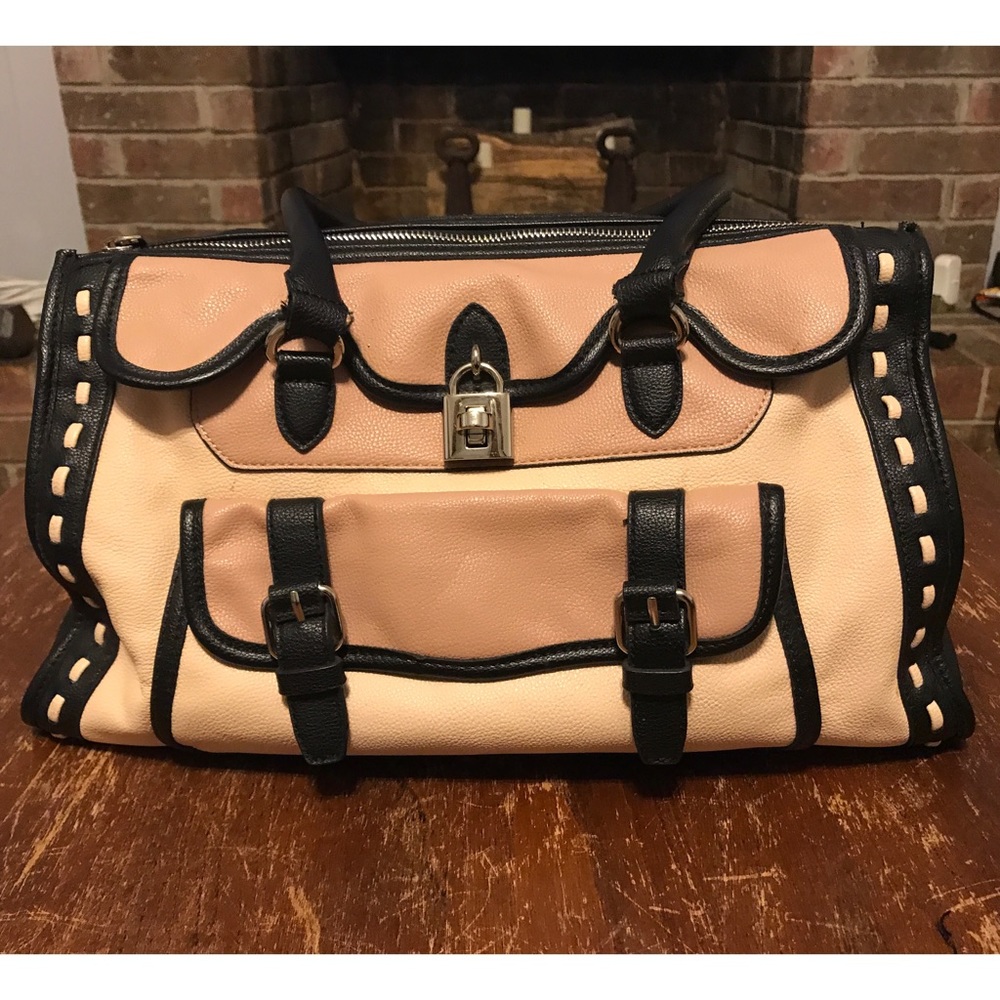 💥DONATING SOON💥Jessica Simpson purse neutral