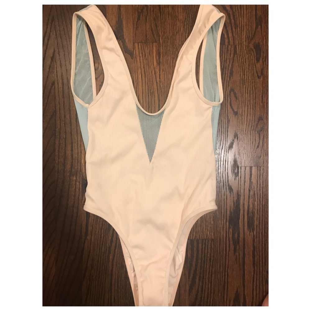 Minimale Animale x Nasty Gal One Piece