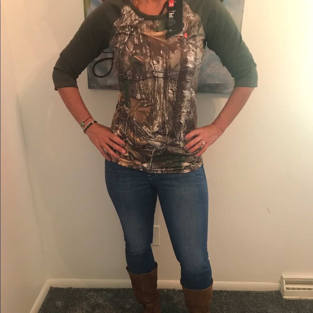 Under Amour Camo size medium