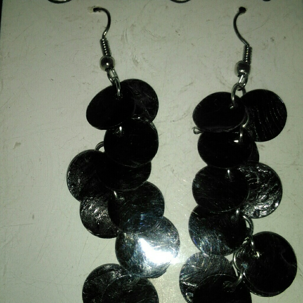 Black shell Earrings