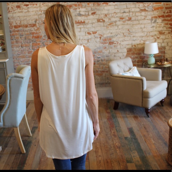 ✨LAST ONE✨Ivory built in bandeau style tunic - Picture 4 of 4