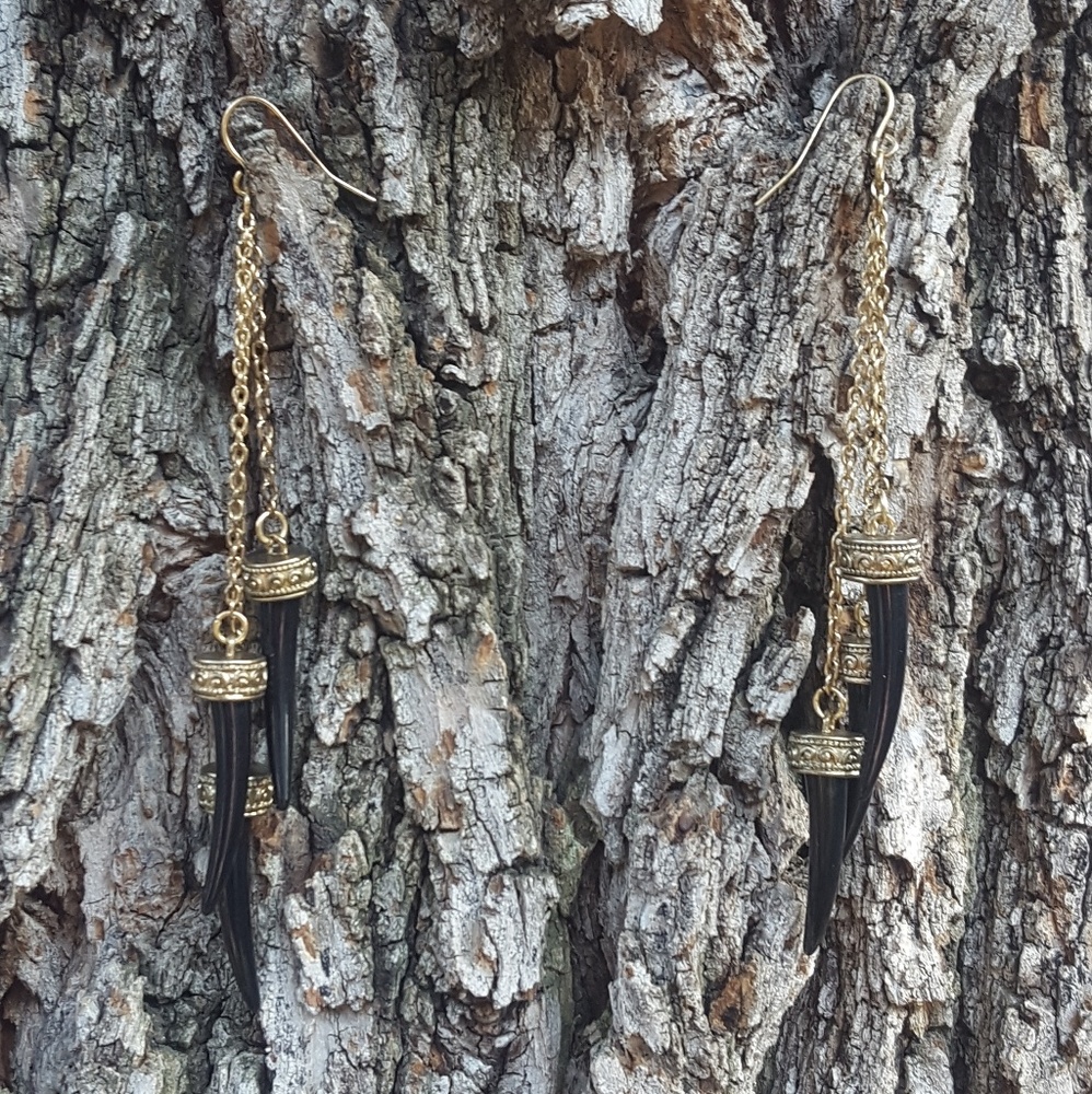 Gold/Black Claw Earrings
