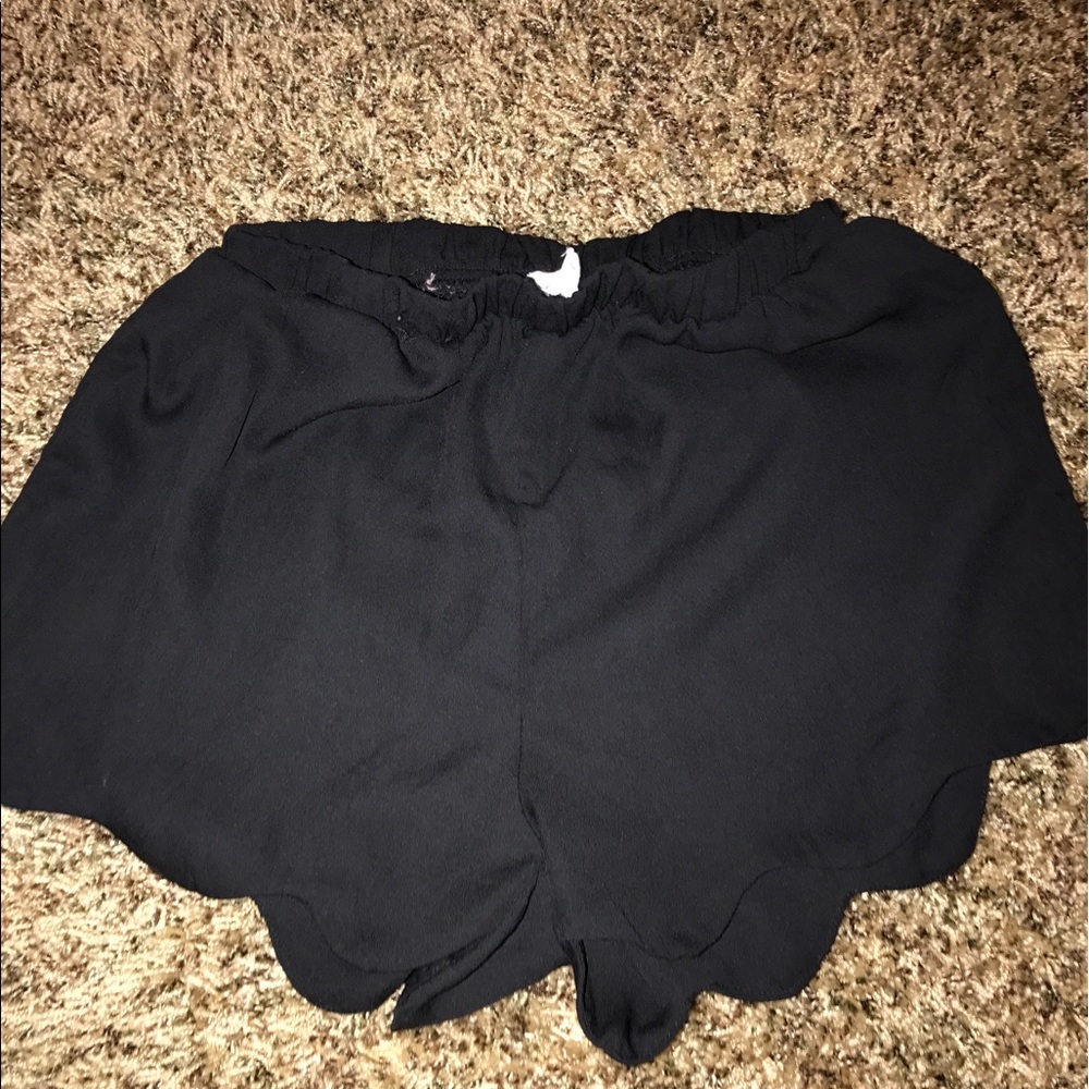 black flowy shorts