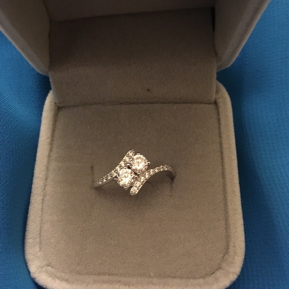 18k white gold plated sterling silver crystal ring - Picture 1 of 5