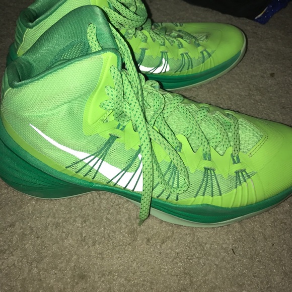 Basketball shoes - Picture 2 of 4