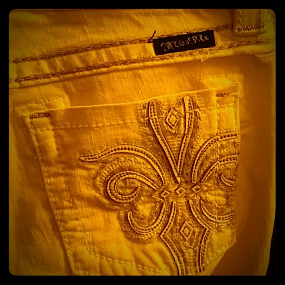 Size 26 Miss Me Capris Yellow