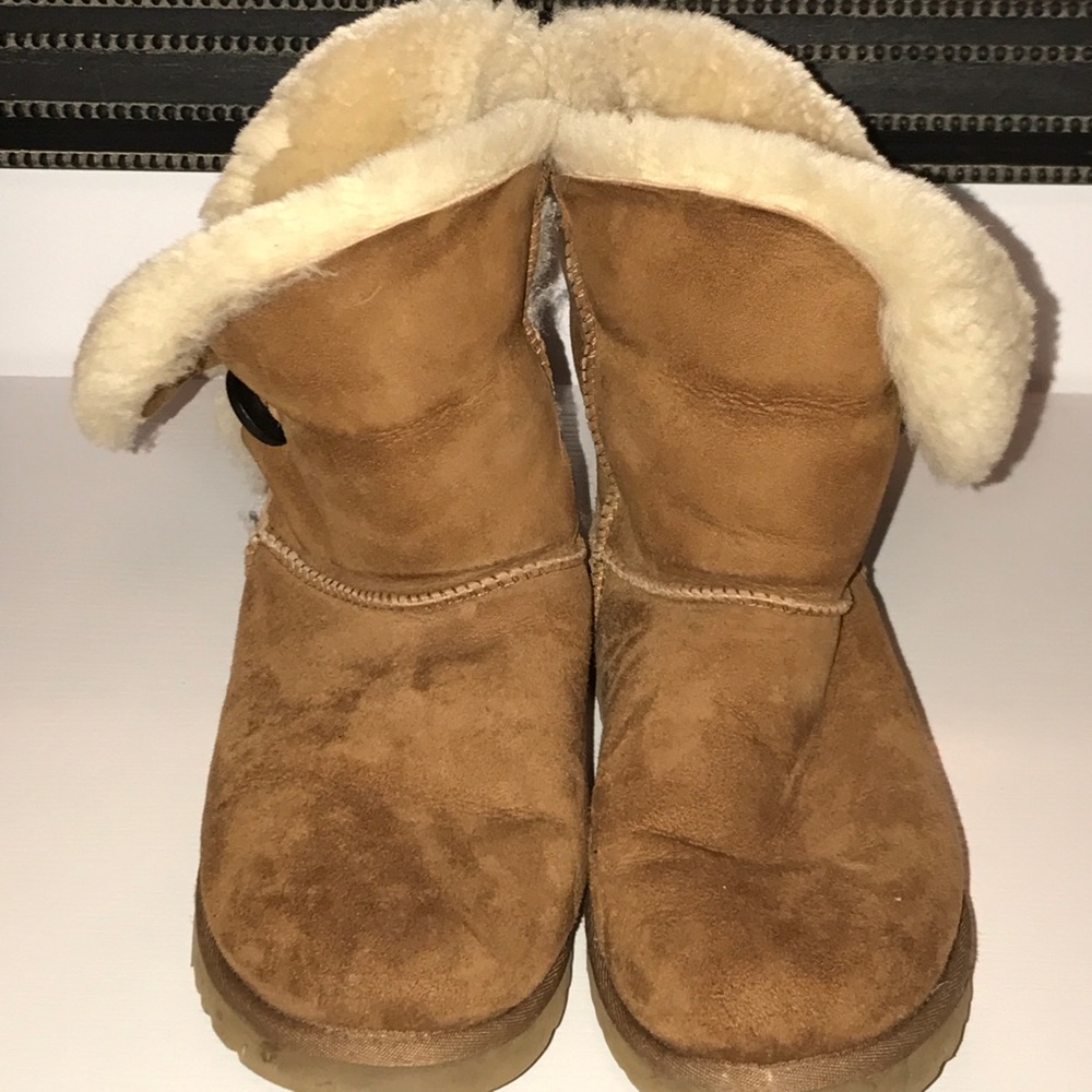 UGGS