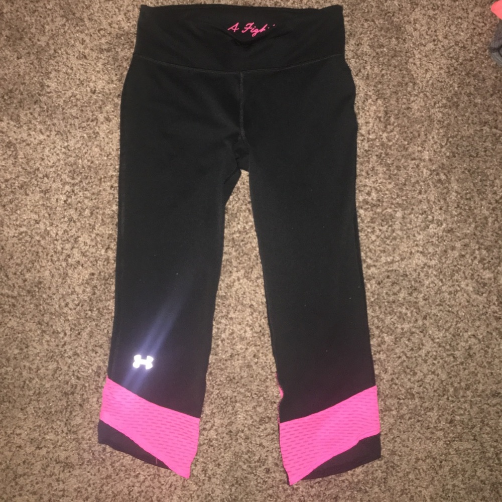 Under Armour Women's Fly-By Compression Capri!!