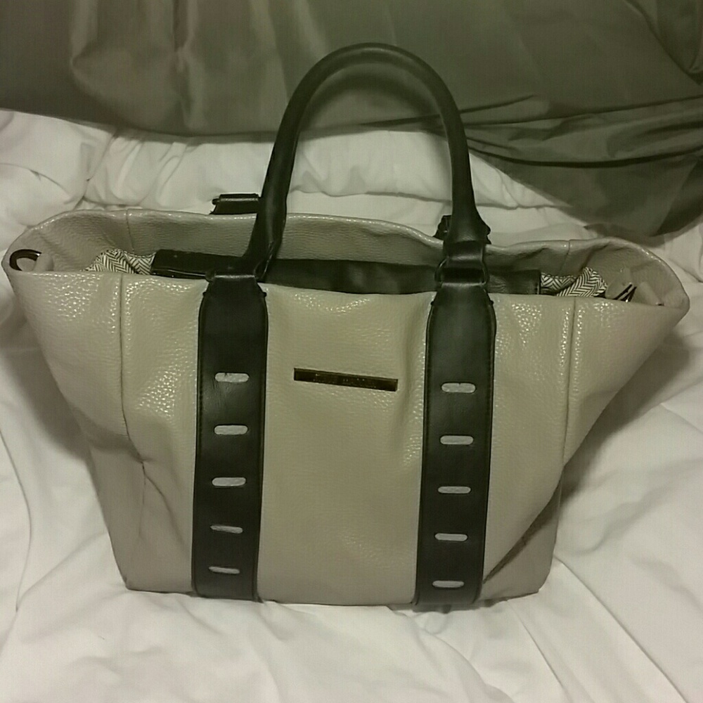 Soft faux leather Steve Madden purse