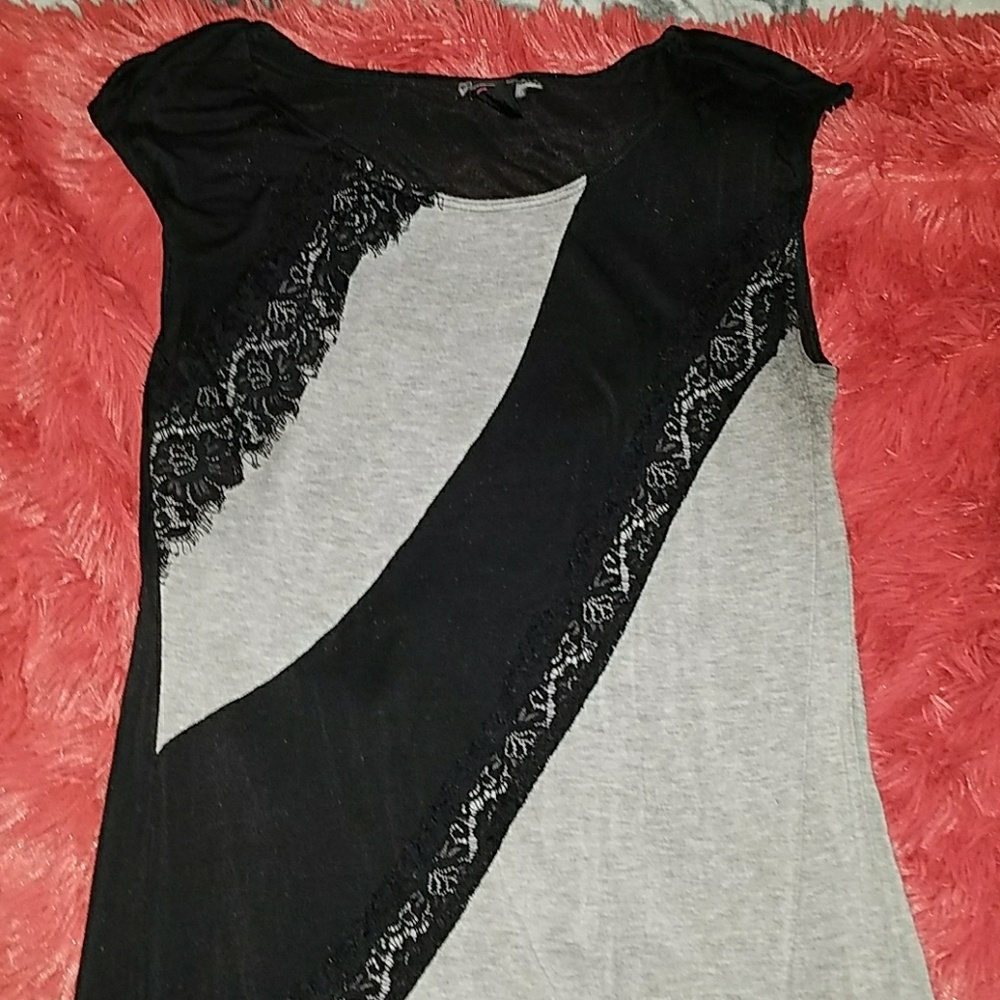 Balck & Grey Lace Maternity Shirt