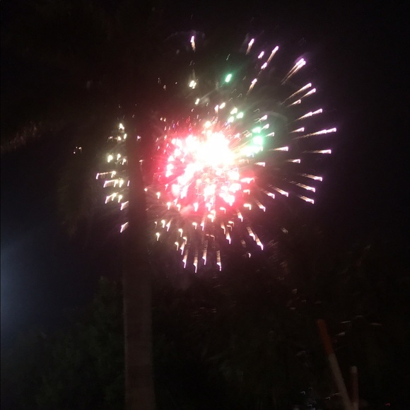 Meet your Posher, Lisa - Picture 1 of 1