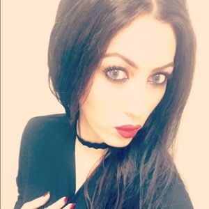 Meet your Posher, Samira