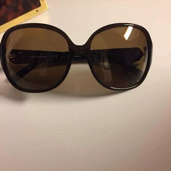 Authentic polarized Tory Burch sunglasses - Picture 2 of 5