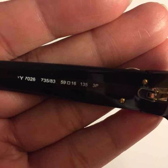 Authentic polarized Tory Burch sunglasses - Picture 4 of 5