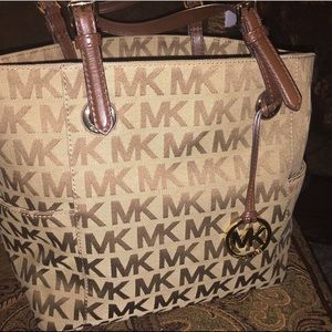Micheal Kors Tote