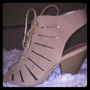 Pair of beige wedges