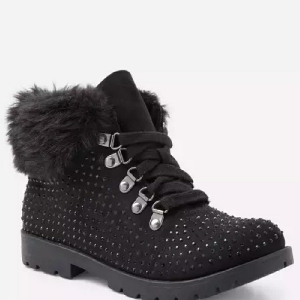 NWT
Justice
Faux Fur Black Ankle Boots Size 3
