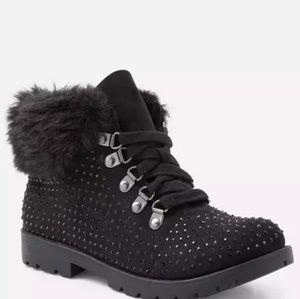 NWT
Justice
Faux Fur Black Ankle Boots Size 3