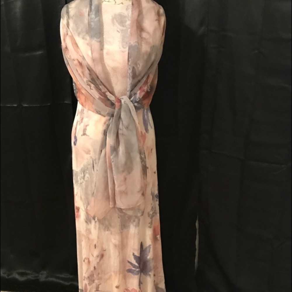 EN FRANCAIS BY HUEY WALTZER SLEEVELESS GOWN SIZE 6