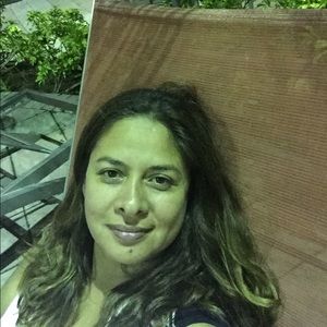 Meet your Posher, Adriana