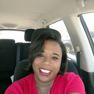 Meet your Posher, Leah