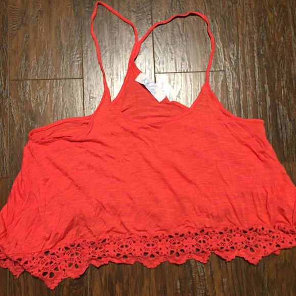 Khloe California Crop top - Picture 1 of 4