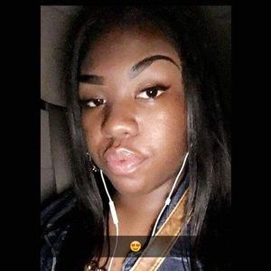 Meet your Posher, Candace