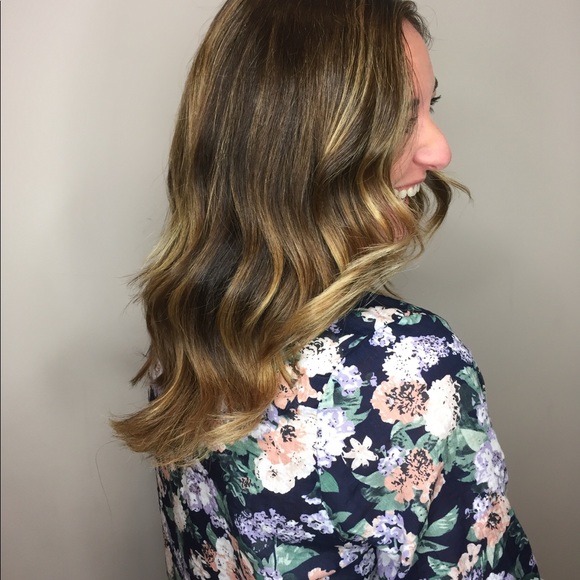 Meet your Posher, Elizabeth - Picture 3 of 3