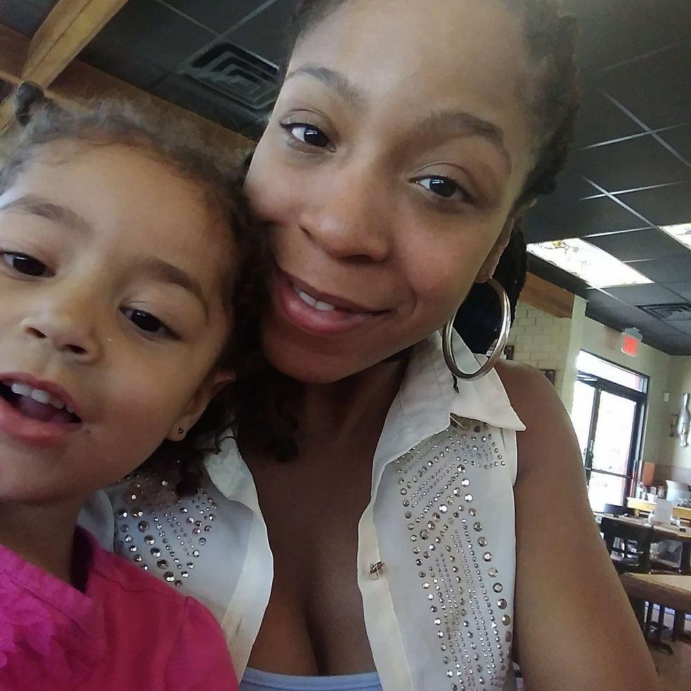 Meet your Posher, Olivia