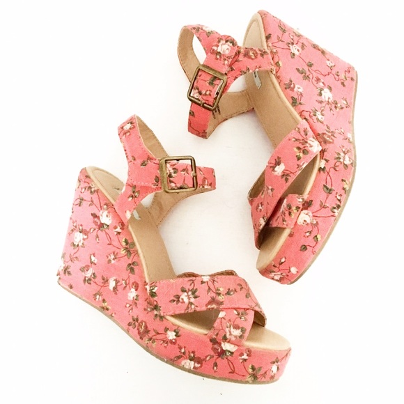 Urban Outfitters Shoes - Urban Outfitters Kimchi Blue Floral Strappy Wedges