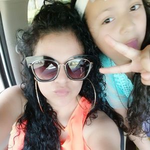 Meet your Posher, Gisela