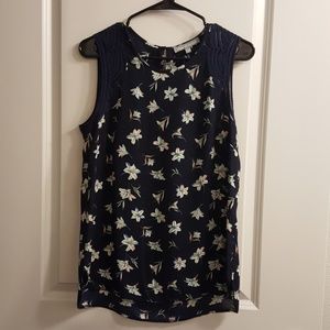 Flower sleeveless shirt