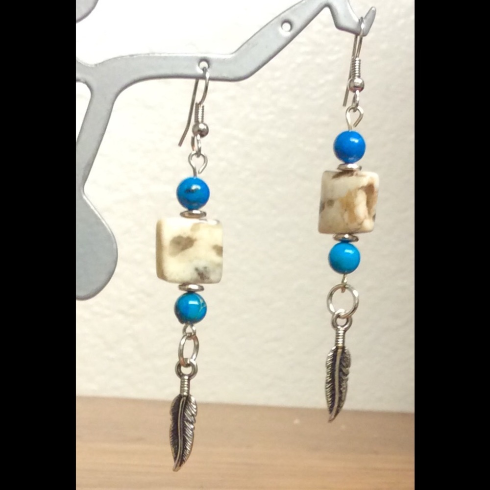 🦋✅Turquoise Semi Precious Some Leaf Earrings.