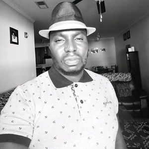 Meet your Posher, Dennis