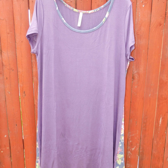 Plus Size Purple Floral Dress - Picture 3 of 4