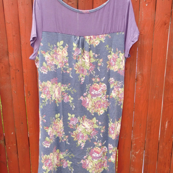 Plus Size Purple Floral Dress - Picture 4 of 4