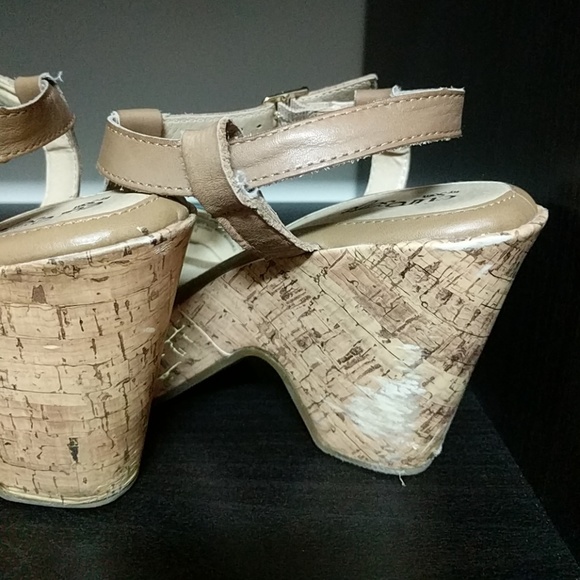Comfortable wedge sandals - Picture 3 of 6