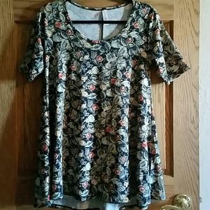 XS Lularoe Perfect T - NWOT