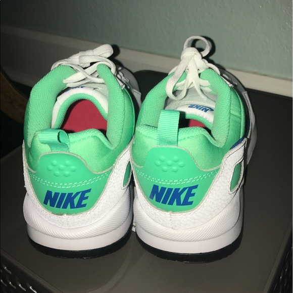 Nike Women's LD Runner Running Shoes Size 8.5 NEW - Picture 3 of 5