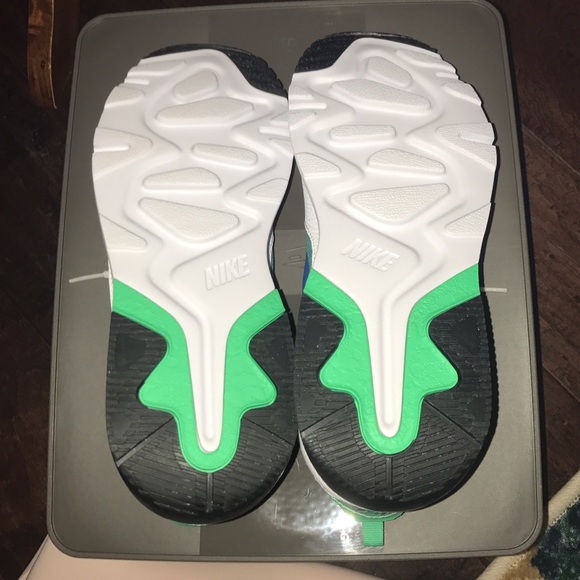 Nike Women's LD Runner Running Shoes Size 8.5 NEW - Picture 4 of 5