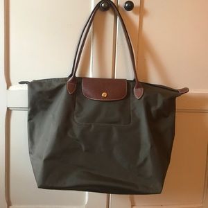 Long champ bag barely worn