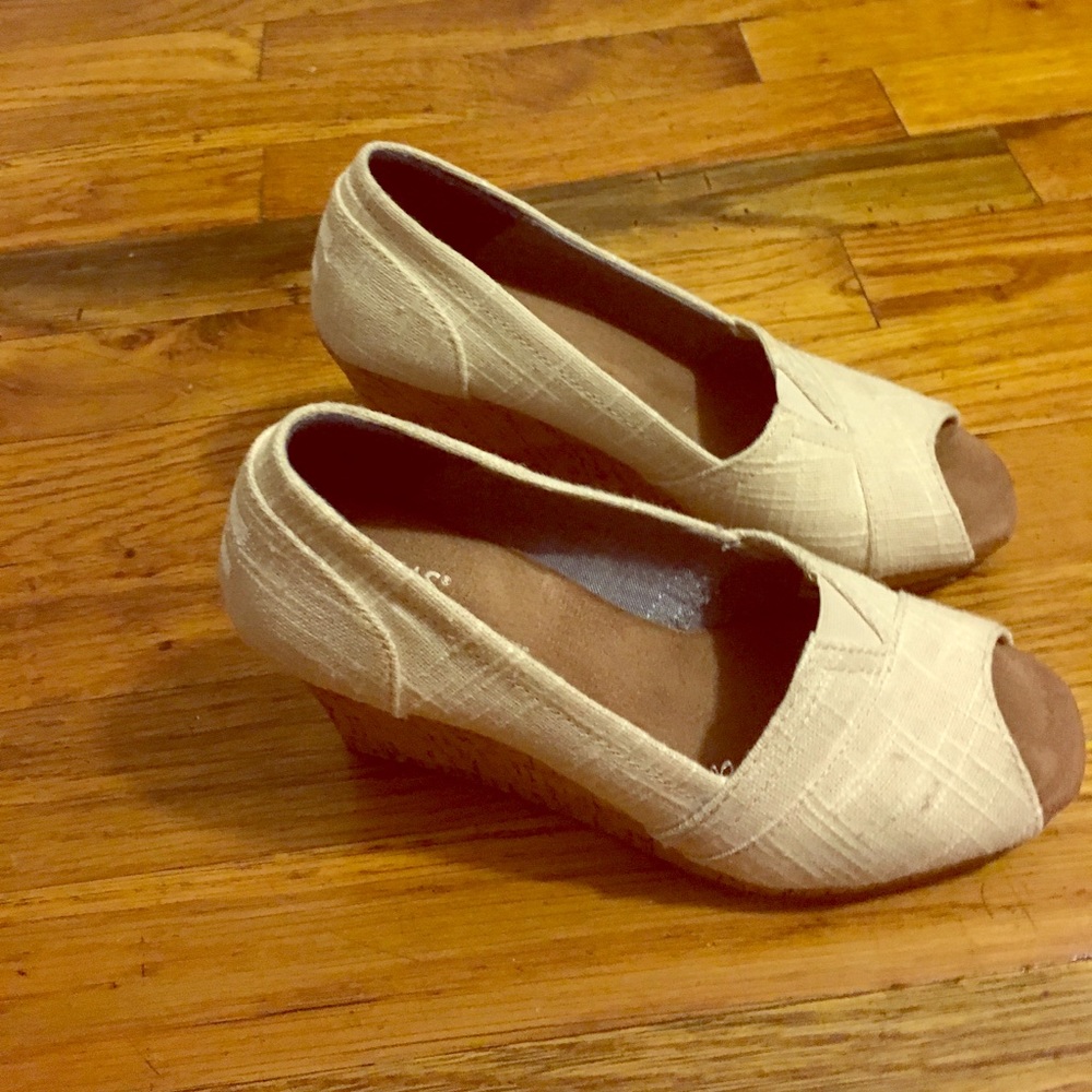 Beautiful beige Toms wedges