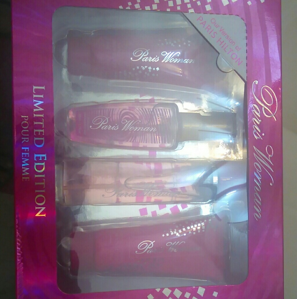 Paris hilton set