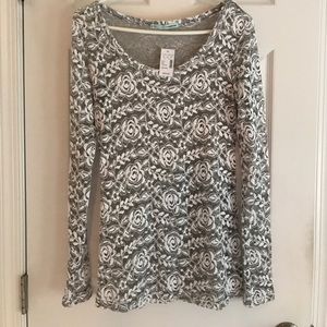 Maurice's grey lace shirt sz medium