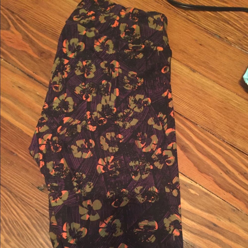 Gently Used OS leggings