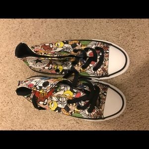 NWOT Boys Brand New Looney Tunes Allstars!