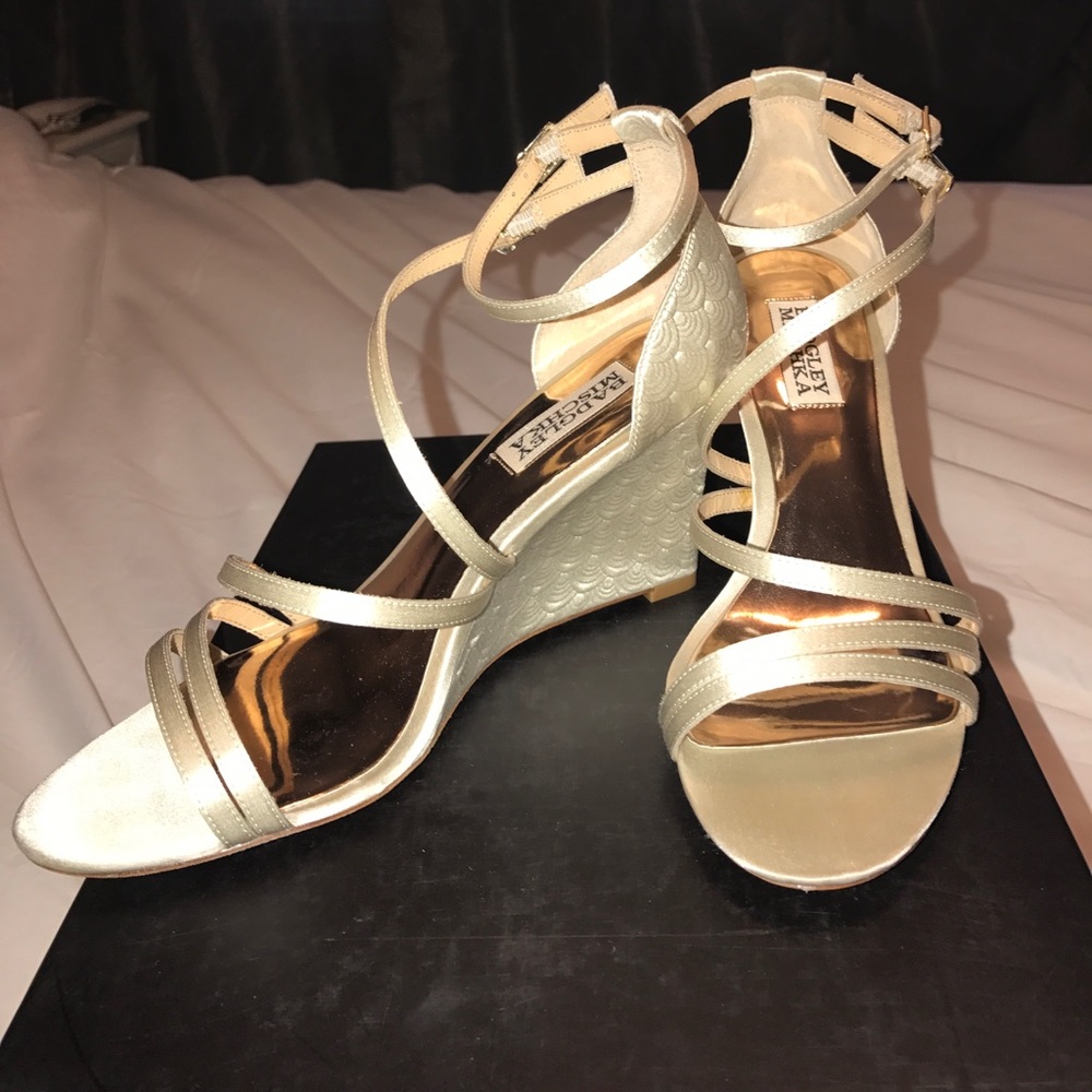 Badgley Mischka carnation wedge ivory