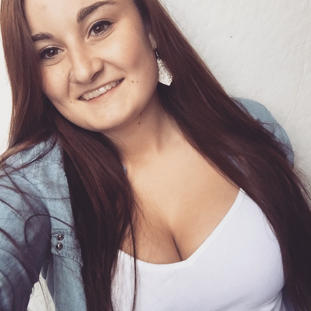 Meet your Posher, Caity