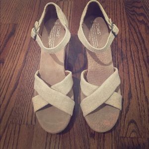 💥Flash Sale 💥EUC- TOMS Sienna Wedge. Size 8.5